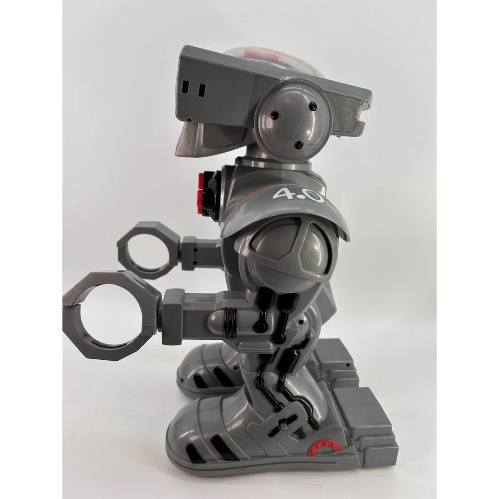 Vintage Toymax R.A.D. 4.0 Radio Controlled Robot Voice Command RAD W/ Remote